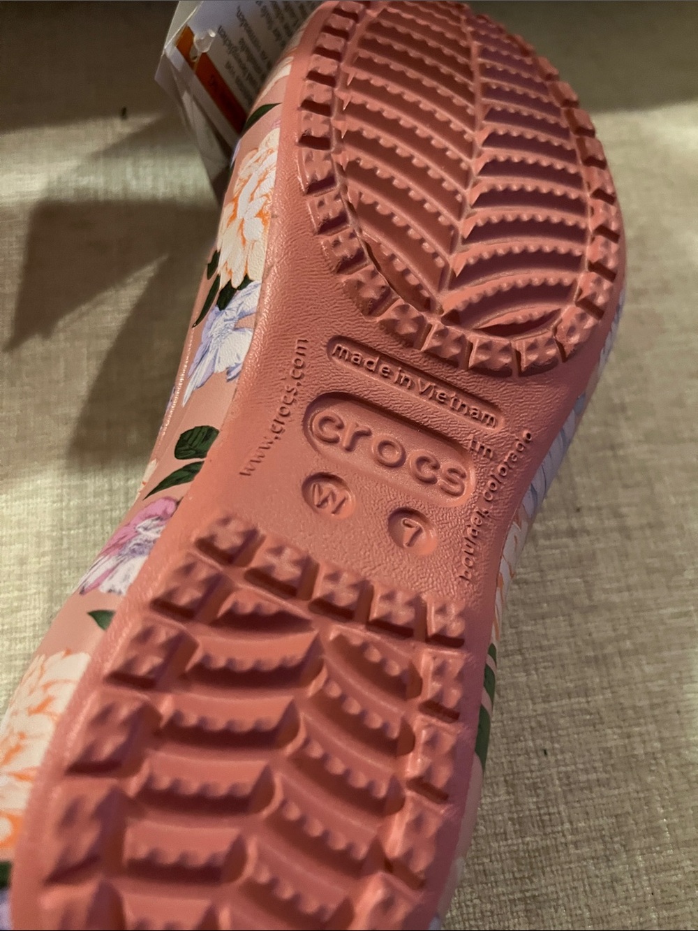 CROCS Women's Dusty Rose Floral Slip-On Flats - Picture 7 of 11